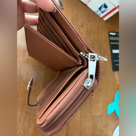 NWOT STONEMOUNTAIN Wallet Clutch Tan Brown - Picture 12 of 12